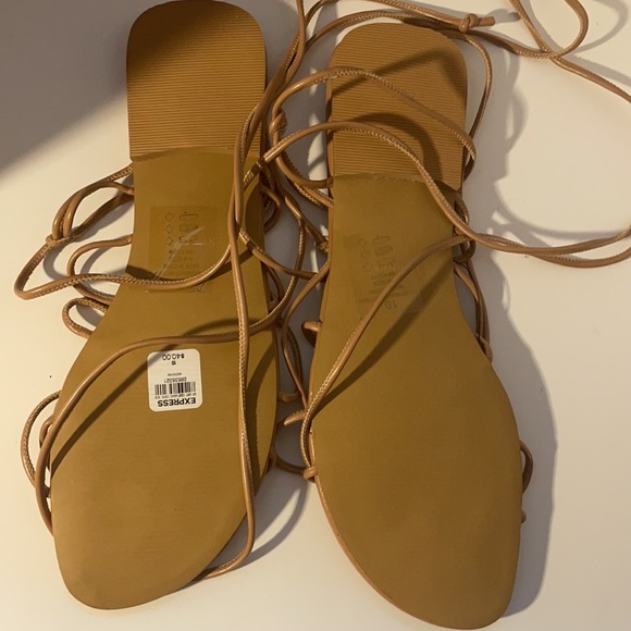 Tan tie up leg sandals express NWT SIZE 10 - Picture 3 of 3